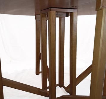 Zanotta - Leon Krier - Eettafel - halve maan - Kersenhout -