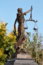 Sculpture, justitia - 34 cm - marbre bronze