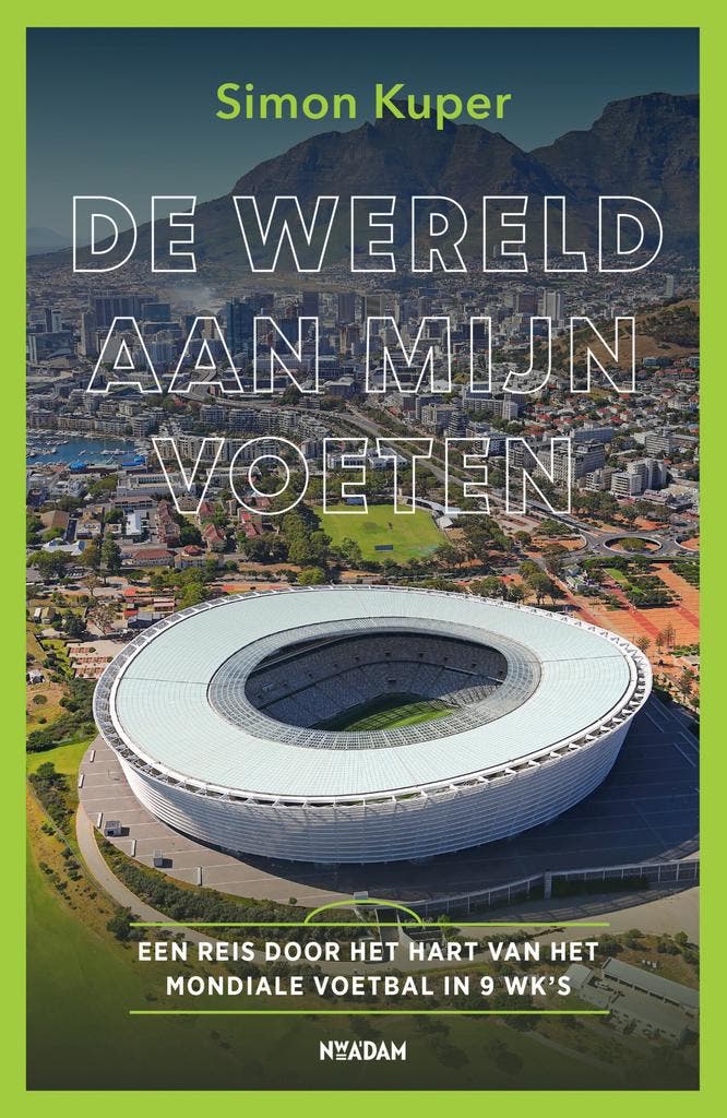 De wereld aan mijn voeten 9789046833902 Simon Kuper, Boeken, Hobby en Vrije tijd, Zo goed als nieuw, Verzenden