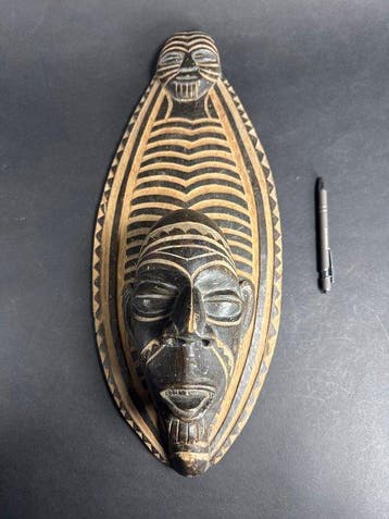 Paspoort - sculptuur - Luba-Songey - Congo