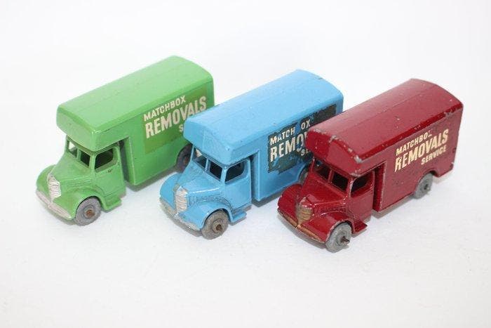 Matchbox 1:64 - Model bestelwagen (4) - Bedford Removal Van, Hobby en Vrije tijd, Modelauto's | 1:5 tot 1:12