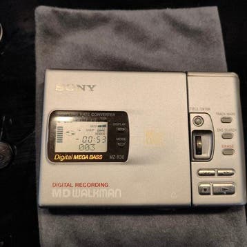 Sony - MZ-R30 Portable MiniDisc Recorder and Player Walkman