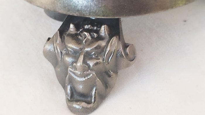 Servicebel - Macarons à tête de Satyre - Mythologie -, Antiek en Kunst, Curiosa en Brocante