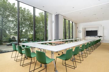 Kantoorruimte voor 10 in IT Tower, Verzenden