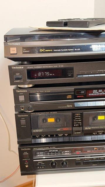 Technics - SL-L20, ST-610, SL-P230, RS-D225W, SU-Z990