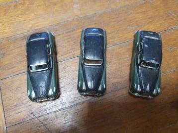 1:64 - Voiture miniature (7) - Auto depoca non identificata
