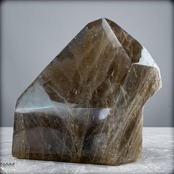 Natuurlijke rookkwarts-obelisk – warme transparantie met