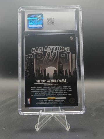 Panini 2023-24 Victor Wembanyama Rookie #25 - CGC 9 Graded, Nieuw