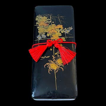 Edo Period Japanese Three-Tiered Lacquer Maki-e Fubako ()