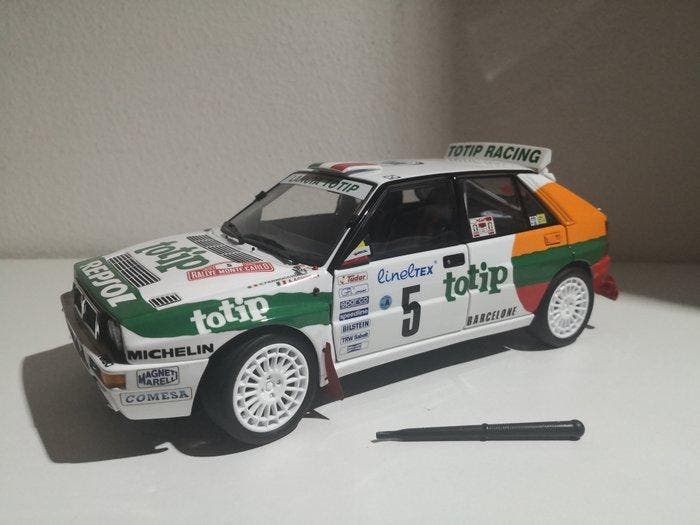 Kyosho 1:18 - Model sportwagen - Lancia Delta HF Integrale, Hobby en Vrije tijd, Modelauto's | 1:5 tot 1:12