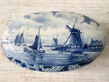 N.V. Plateelbakkerij Ram - Doos - Aardewerk