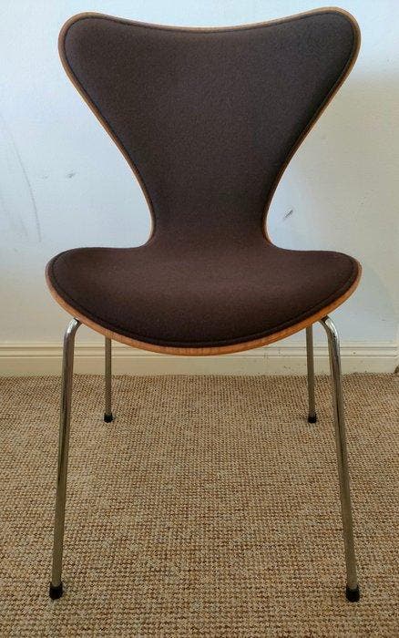 Fritz Hansen - Arne Jacobsen - Chaise - 3107 - Acier, Laine,, Antiquités & Art, Antiquités | Meubles | Chaises & Canapés