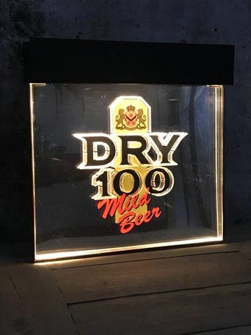 Dry 100 mild beer - Dry 100 Bière légère - Enseigne