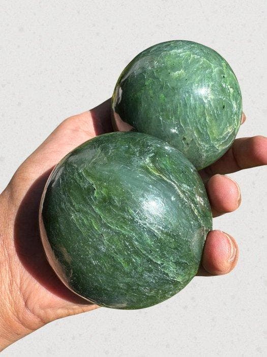 Nefriet Bol- 1165 g - (2), Verzamelen, Mineralen en Fossielen