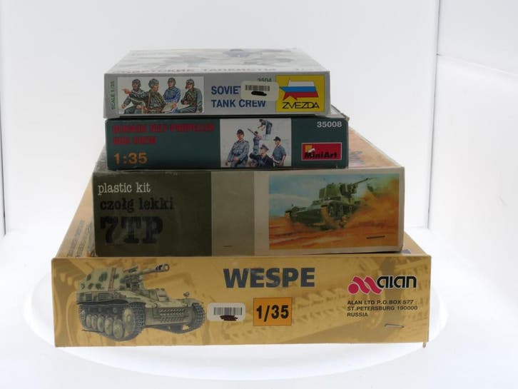 Schaal 1:35 Set van 4 bouwpakketten Duitse en Poolse tank..., Hobby en Vrije tijd, Modelbouw | Auto's en Voertuigen, Gebruikt