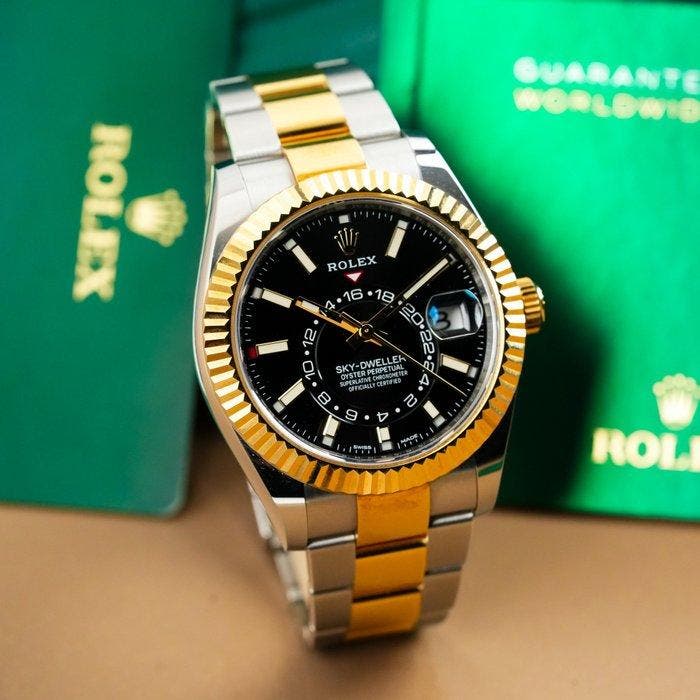 Rolex - Sky-Dweller Black Dial-Two Tone - 326933 - Homme -, Handtassen en Accessoires, Horloges | Heren