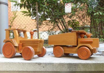 WOG Austria - Véhicule-jouet Große Holz-Kipper -Traktor -