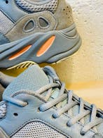 Adidas - Yeezy Boost 700 P40,5 - Sneakers - Maat: EU 40.5, Nieuw