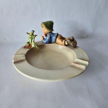 Goebel Artis Orbis - Figurine - Hummel #166 - Boy with blue
