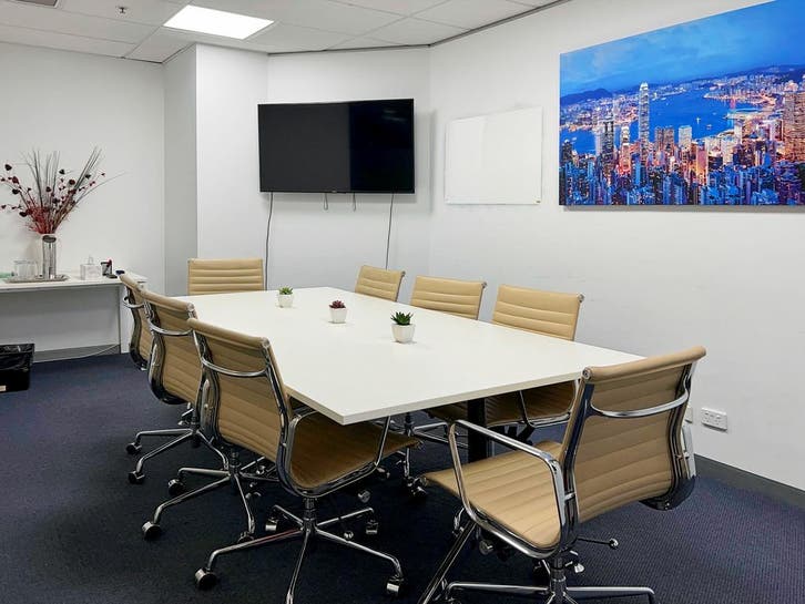 Kantoorruimte voor 10 in Railway Station Express, Articles professionnels, Immobilier d'entreprise