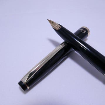 Pilot - Pilot Elite Fountain Pen Black Gold Trim 14K-585 F, Nieuw