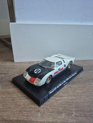 Scalextric - Slotcar Ford GT 40 MK II #98 1966 24 h. Daytona