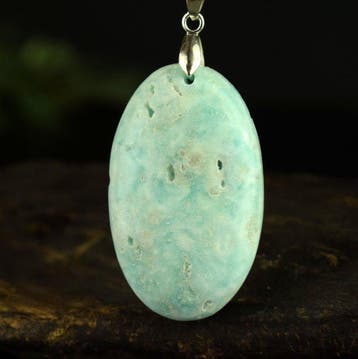Grote hanger van natuurlijke blauwe aragoniet met