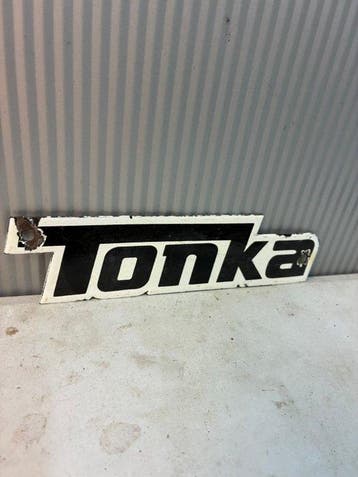 Tonka – Panneau publicitaire émaillé – Logo – Publicité pour