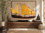 Grande maquette artisanale de Jonque Vietnamienne