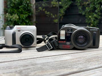 Olympus AZ-330 Superzoom (analoog) en Olympus Camedia