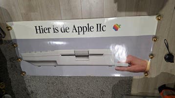 Rare Original Apple IIc ‘Rainbow Logo’ Banner - Dutch Market