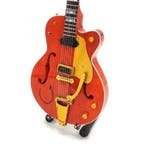 Miniatuur Gretsch G6120  Hollowbody gitaar met standaard, Verzenden, Nieuw, Beeldje, Replica of Model