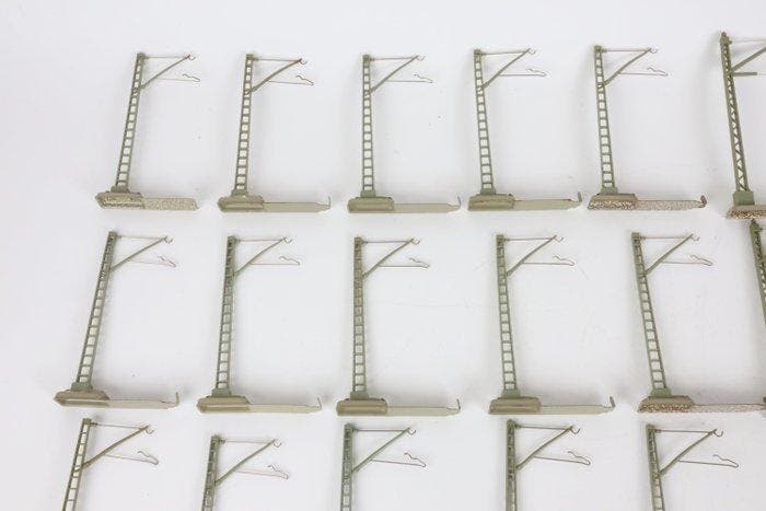 Märklin H0 - 7009 - Bovenleiding (80) - Bovenleidingsmasten, Hobby en Vrije tijd, Modeltreinen | H0