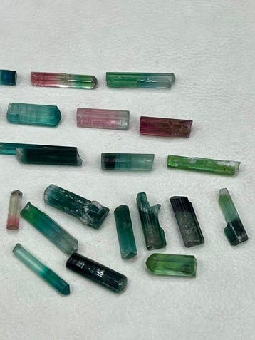 tweekleurige tourmalijn Kristalen - Hoogte: 17 mm - Breedte:, Collections, Minéraux & Fossiles