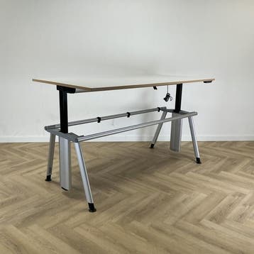 Haworth elektrisch zit-sta bureau 200x100 cm,  grijs - licht, Huis en Inrichting, Bureaus, In hoogte verstelbaar, Gebruikt