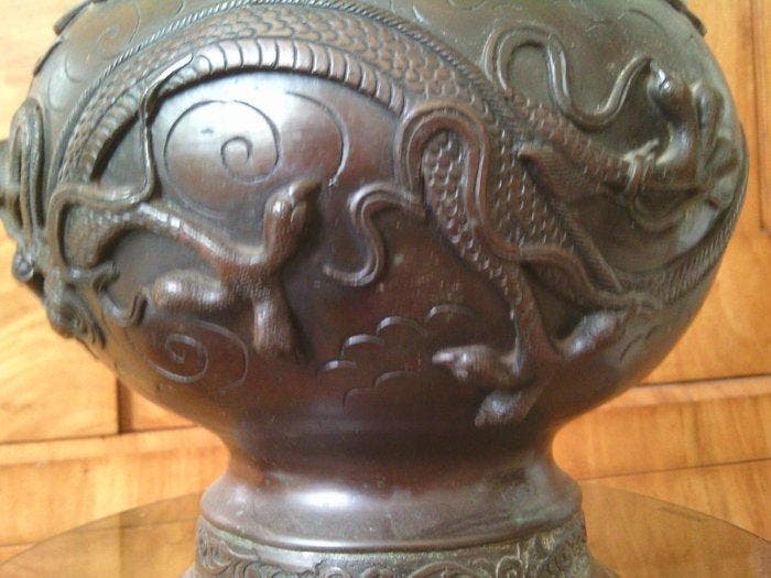 Vase décoratif, bronze bruné - Japon - Période Meiji, Antiek en Kunst, Antiek | Overige Antiek