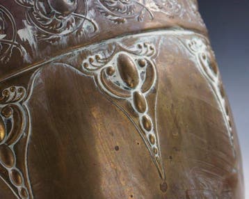 Jardinière - Art Nouveau met rozettenband en druppelmotieven