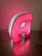Letter A - Lichtgevende letter A, vintage uit de jaren