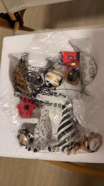Enesco - BRITTO - Beeld, Midas Stitch - 20 cm - Hars - 2022