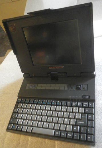 VOBIS Notebook 486DX-33 Processeur Intel - Matrice active -