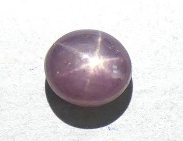Rare Saphir étoilé Cabochon- 1.04 g, Verzamelen, Mineralen en Fossielen
