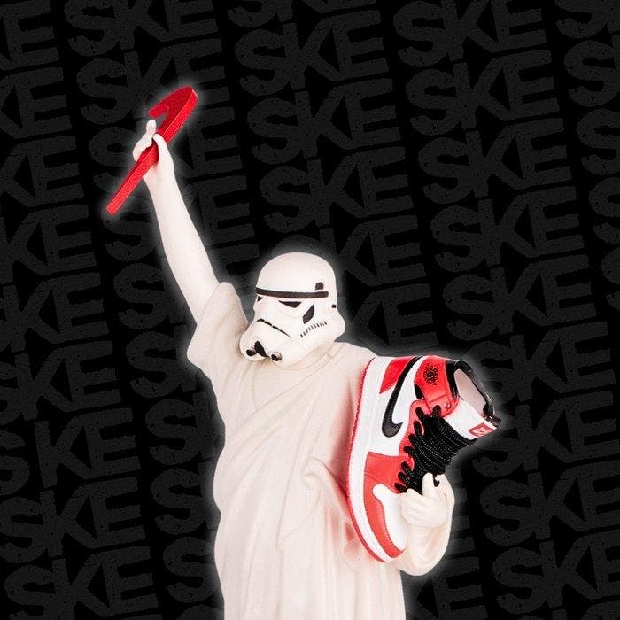 SKE - URBANFORCE - Chicago Stormtrooper, Antiquités & Art, Art | Objets design
