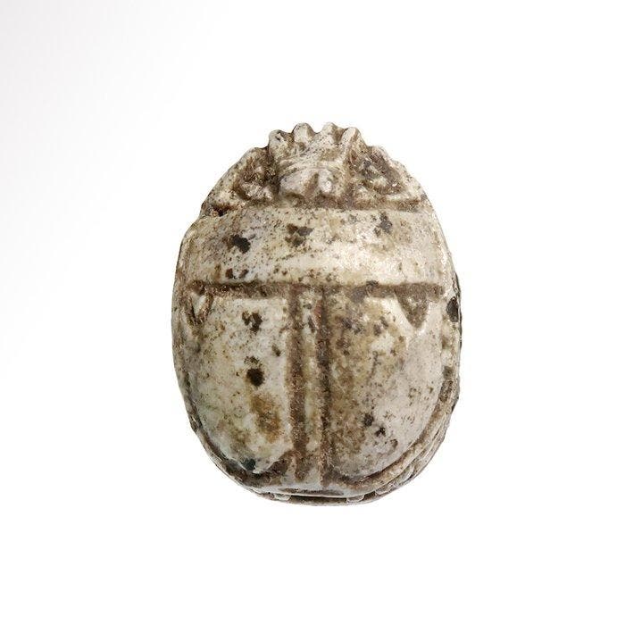 Oud-Egyptisch Speksteen Scarab met Ibex en bladwerk, Antiek en Kunst, Antiek | Overige Antiek