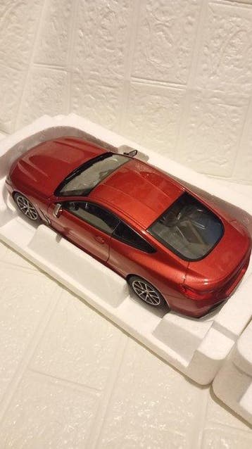 Norev 1:18 - Modelauto - BMW M850i COUPE - G15, Nieuw