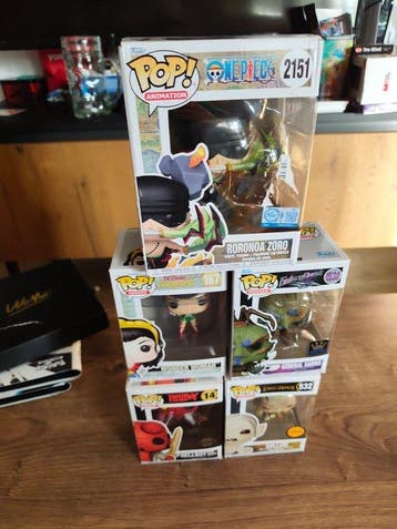 Funko - Funko Pop - Roronoa Zoro; Wonder Woman; General