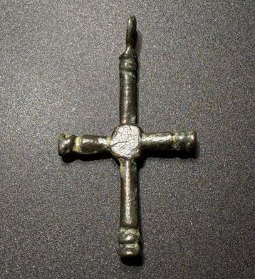 Middeleeuwen, kruisvaardersperiode Brons Zeer elegante kruis, Antiek en Kunst