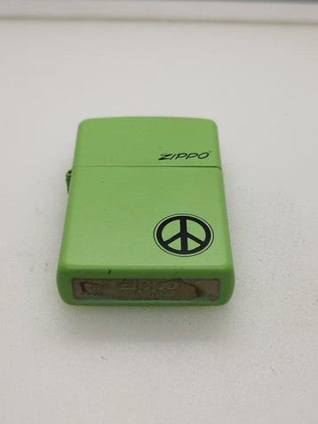Zippo - Zippo límited Edition peace 2010 - Zonder, Verzamelen, Nieuw