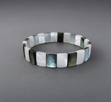 Bracelet en Nacre de Tahiti. Damier blanc, gris et boir