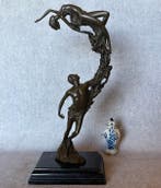 Beeld, Naar Aldo Vitaleh: Jong koppel - 36 cm - Brons
