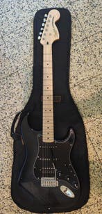 Squier - Stratocaster Affinity Strat FM HSSBB - - Guitare, Musique & Instruments